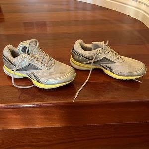 Reebok Easytone mesh/leather silver/yellow sneakers.